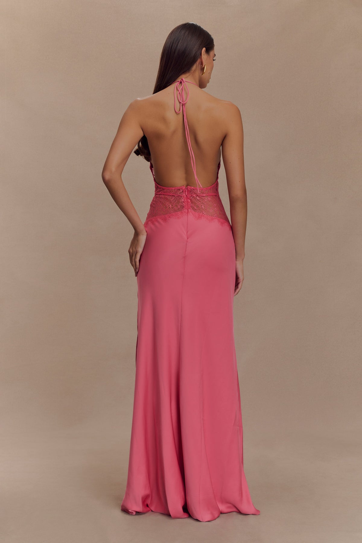 Kalira™ | Vestido largo de encaje satinado