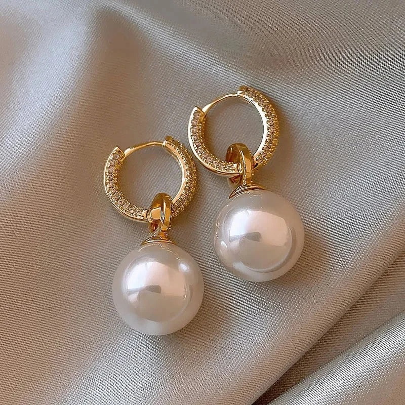 Elegantes pendientes de perlas