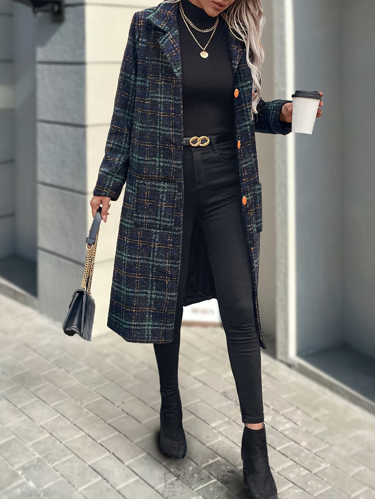 Avery – Elegant Plaid Coat