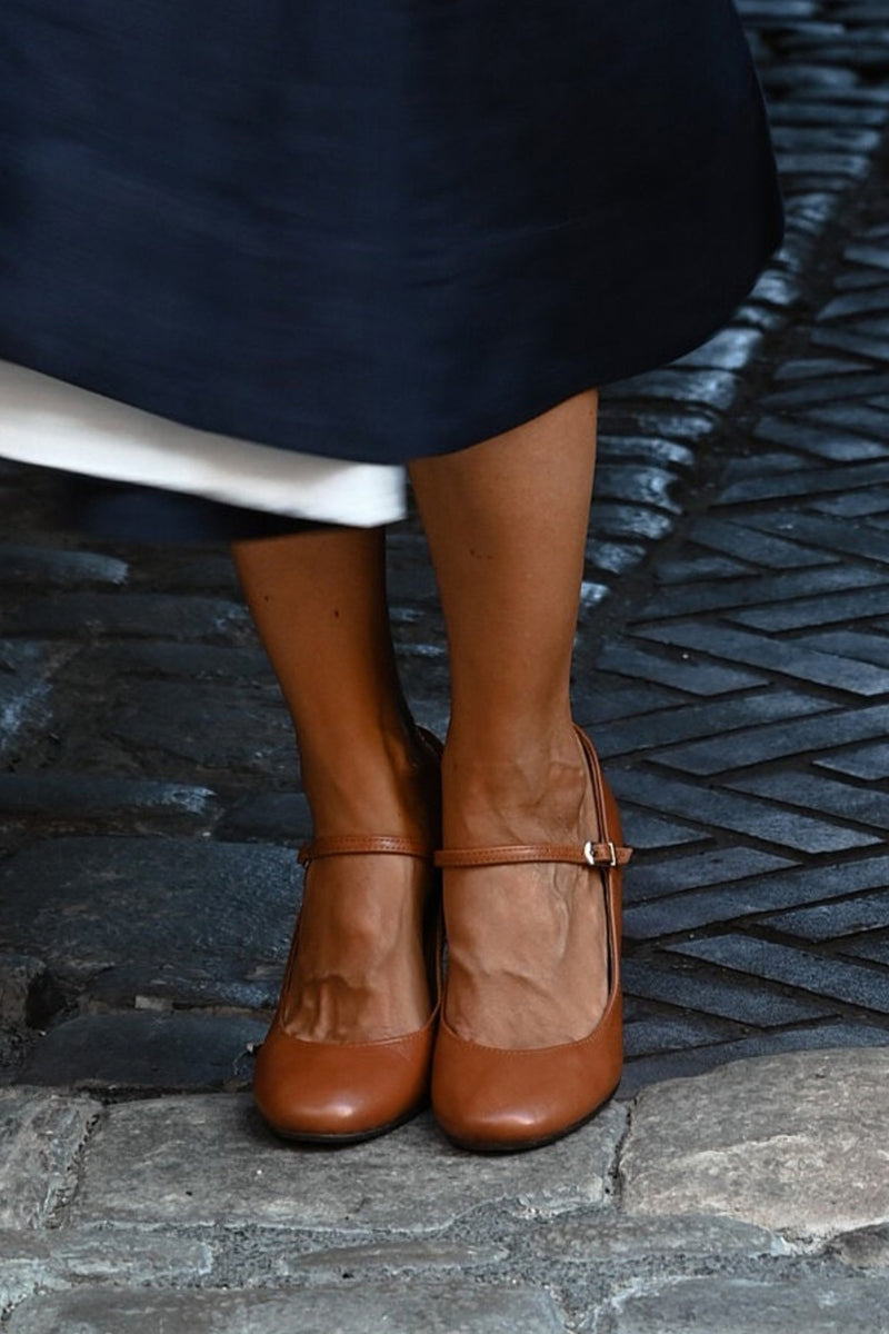 Bravina | Sandalias diarias con tacón pequeño