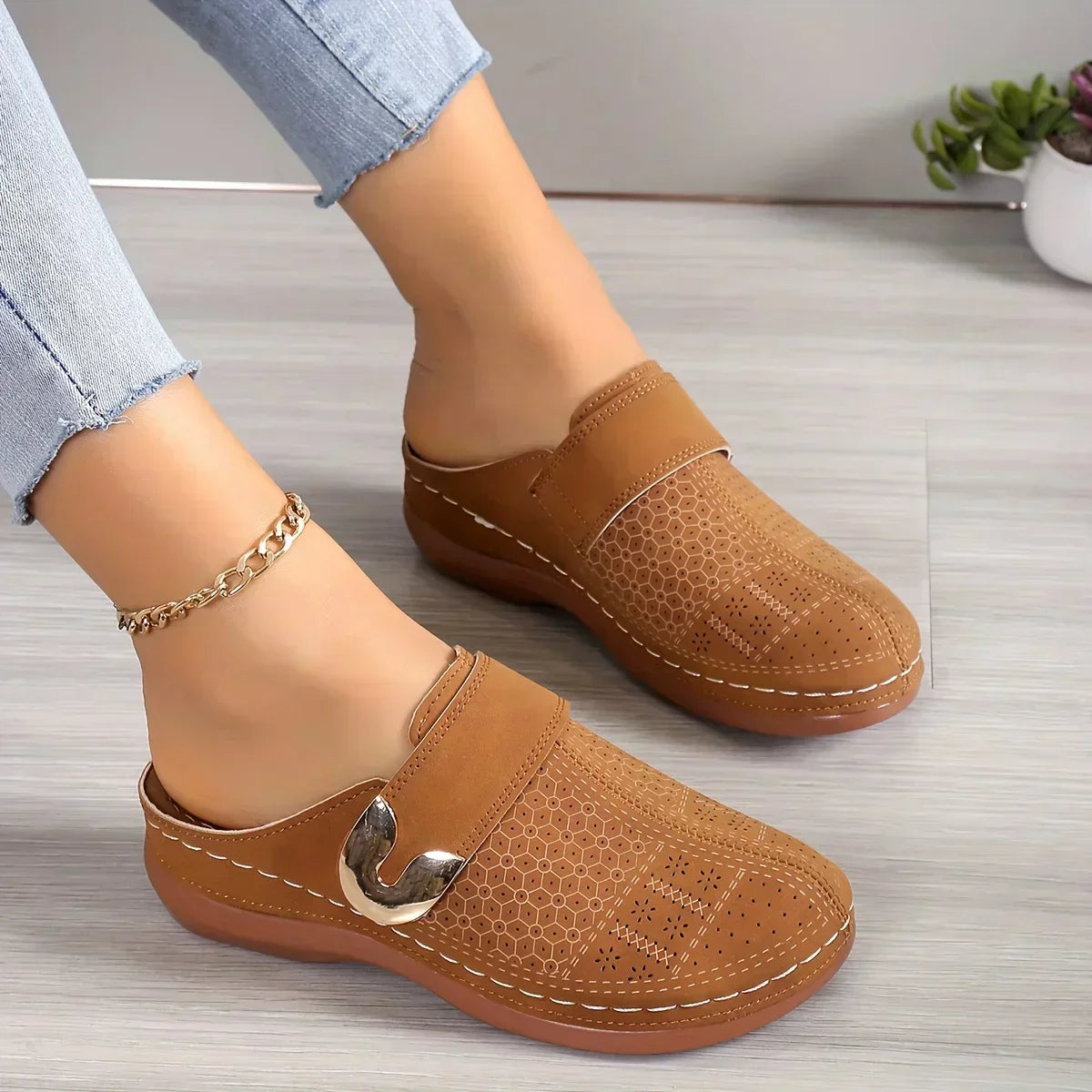 Sandalias de cuña Caprielle™ Chic