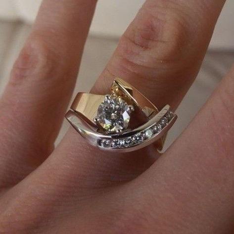 Anillo vintage de circonitas irregulares de oro y plata
