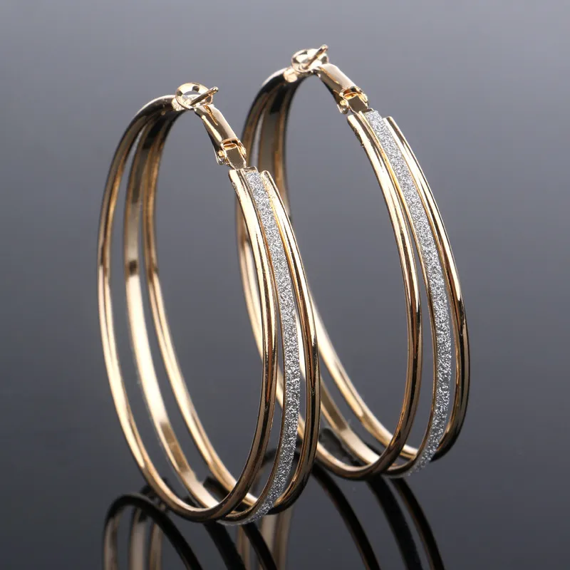 Pendientes de aro vintage de oro brillante 