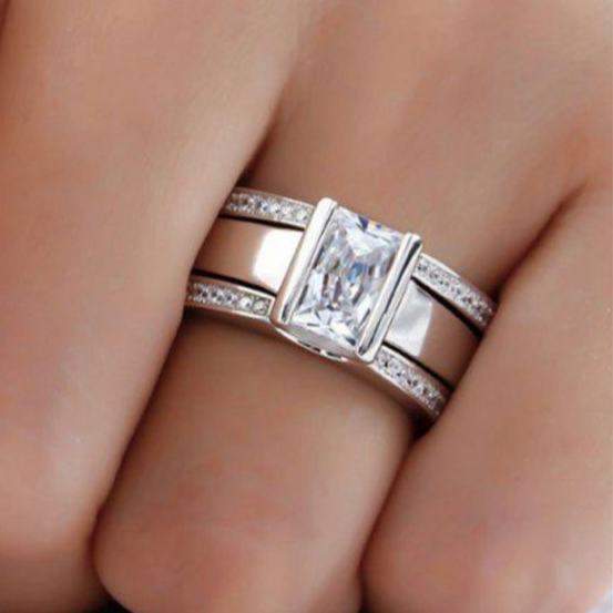 Anillo vintage de cristal con incrustaciones