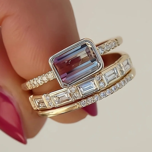 Set of glossy glass rings