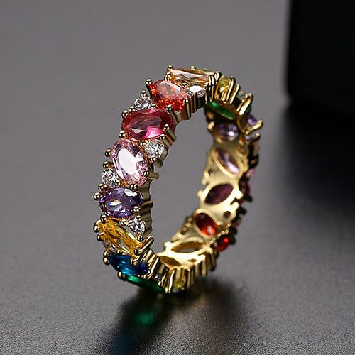 Vintage ring in colored zirconia